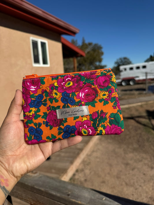 Flat rounded pouches